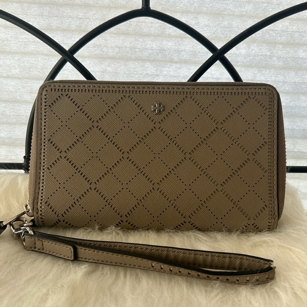 Tory Burch tan diamond laser cut zip around leather smart  phone wallet/wristlet